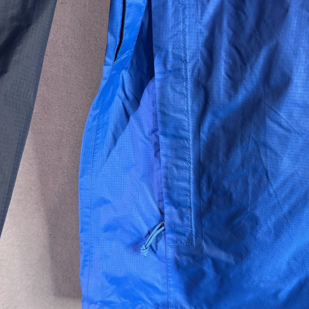 The North Face Men's Blue and Black Jacket size large - Picture 4 of 9